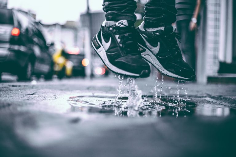 nike jumping man