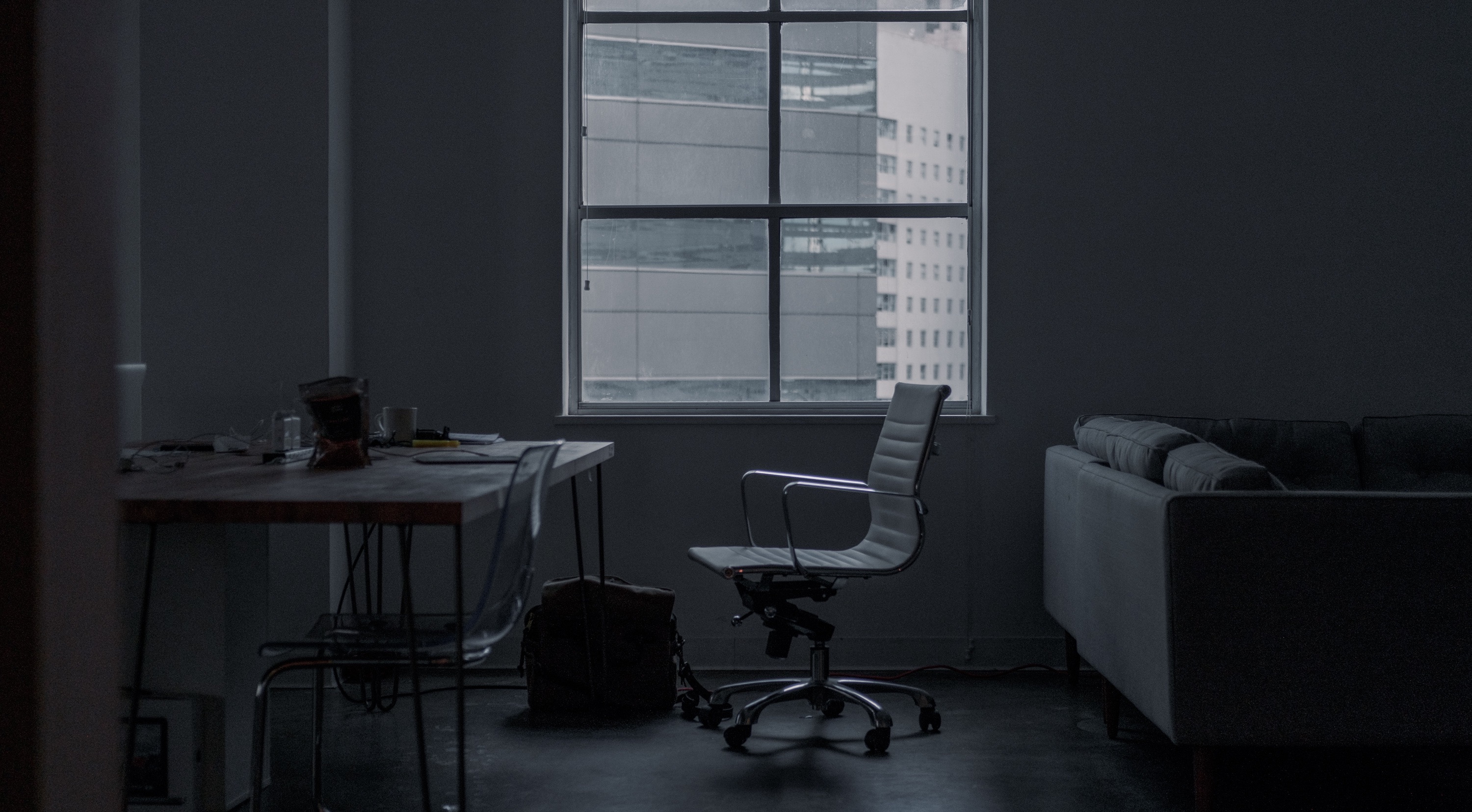 Office Minimal Setup Desk Chair