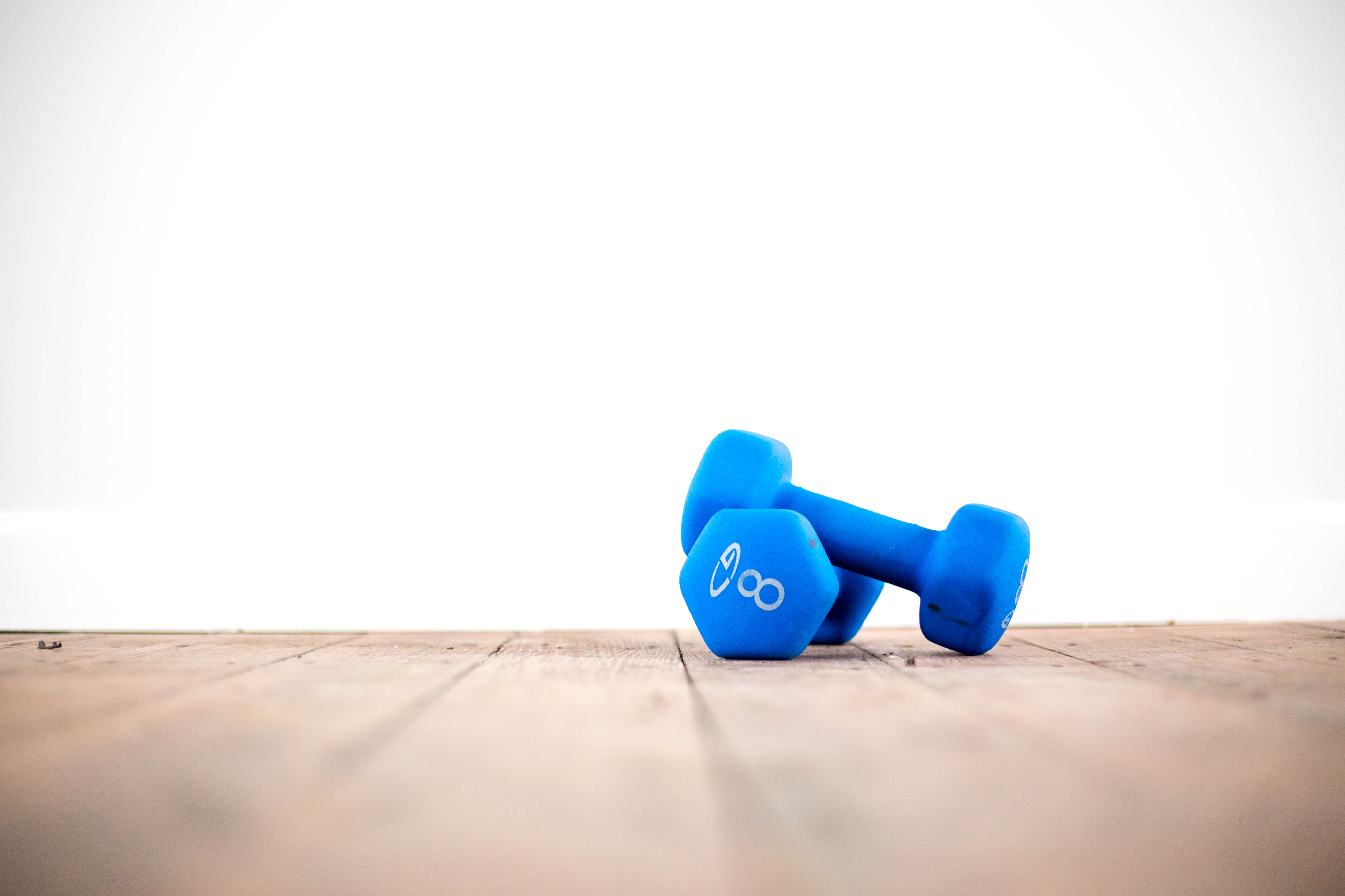 https://negativespace.co/wp-content/uploads/2019/11/negative-space-fitness-weights-trainer-blue.jpg