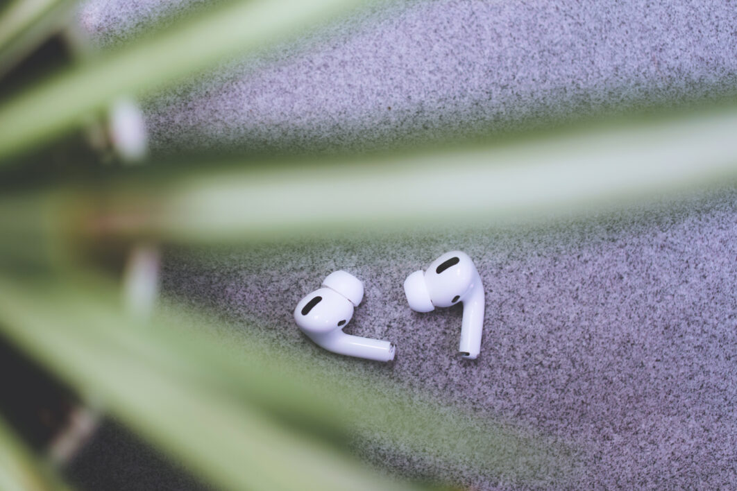 negative-space-ear-buds-plant-1062x708.jpg