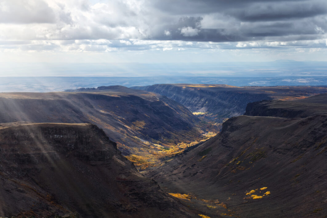 negative-space-sun-rays-valley-1062x708.jpg